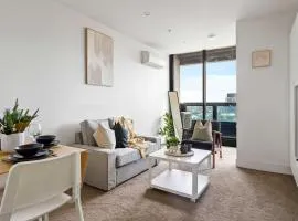 A Modern & Cozy 2BR Apartment with City Views
