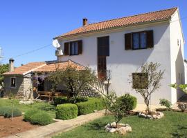 Apartment Blazenka, hotel di Tkon