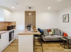 Luxurious One Bedroom Apartment