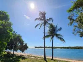 Boyne Island Motel and Villas