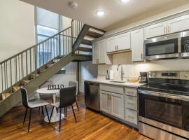 Bright and Modern Loft in Louisville # 203, hotel v destinaci Louisville