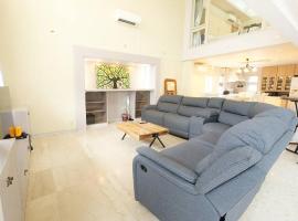 CHATAN OCEAN Villa, khách sạn ở Chatan