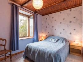 Chambres avec salle d'eau privative, petit-déjeuner et terrasse à Melin - FR-1-583-289, hotel en Melin