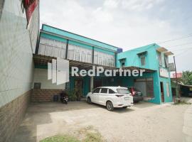 Surabaya Jaya Hotel near Soekarno Hatta Airport Redpartner, hotel v destinaci Rawalembang