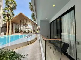 Poolside 1 Bedroom Apartment by Renttini