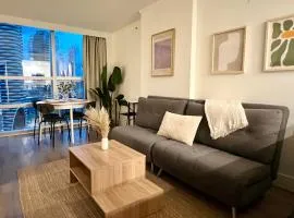 Stunning Skyline Views in a Cozy and Stylish Abode