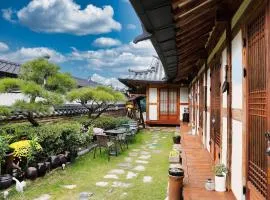 Jeonju Yeonwoodang Hanok Stay