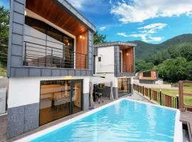 Ulsan daon poolvilla