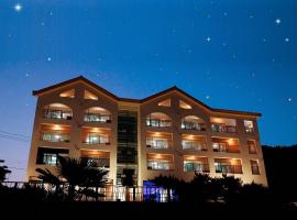 Byeonsanbando Jayjay Resort, hotel v destinaci Puan