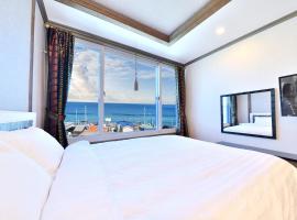 Sokcho otwohouse pension, guest house in Sokcho