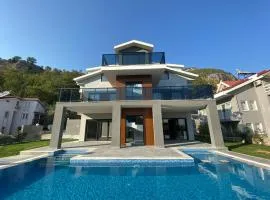 Göcek Marin C 4+1 Villa, Özel Havuzlu