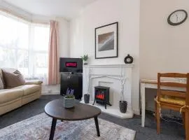 Happy Harwich for Contractors Only, Tranquil, Near Beach, Free Parking