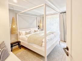 TauberChalet I Privates Boutique-Ferienhaus mit Whirlpool, Sauna, Garten, Naturmagie & ZellBoost，位于罗滕堡的酒店