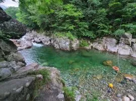 Baekmu Mountain Villa Red Clay Pension