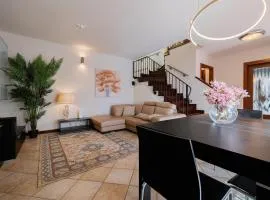 Casa di Iaio - 90 m2 apt with Free Wi-Fi, Netflix, Home Cinema & Parking