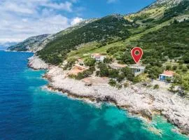 Three-Bedroom Holiday Home In Potomje