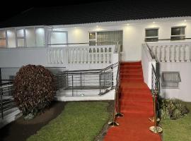 Thandi's Guest House, hotel sa East London