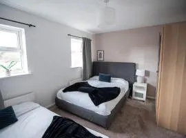 Stunning Cardiff Wharf View 4 Bed Free Parking