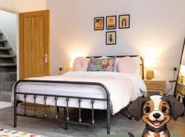 Hebden Bridge Haven - Stylish, Cosy, Canal Side, Pet Friendly