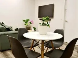 Modern Home with 2 Ensuites Only 17 Minutes to City and CHC Airport