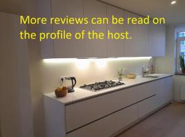 Very Quiet surroundings, Parking, 4 bedrooms, Trainstation near, center of herentals, hotell sihtkohas Herentals