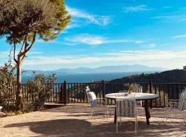 Peloponnese Hideout - White house with the sea view