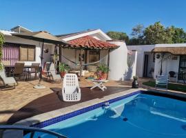 Pelican Place Guest Cottages, hotel s vířivkou v destinaci Durbanville