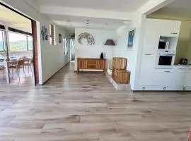 Maison Charmante avec Vue Mer à Les Trois-Îlets