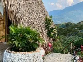 Cabaña Glamping vista verde Cocorna