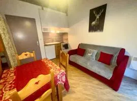 Charmant studio mezzanine avec WiFi, coin cabine, proche pistes, Les Angles - FR-1-593-34