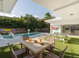 Miami Villa with Heated Pool Luxury Stay