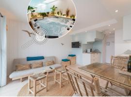 Appart'Hôtel & Spa "Les Voiles" Le Ouessant, hotel u gradu 'Carnac'