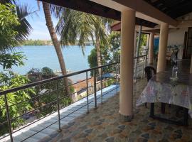 Lagoon Breeze Resort, hotel in Kallady