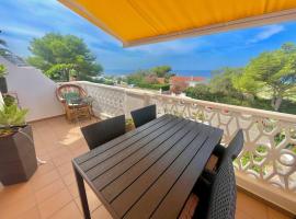 Suite with views of son bou beach, hotel in Son Bou