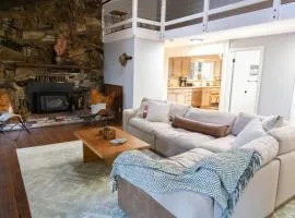 Scotts Flat Lakeside Retreat