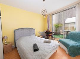 T2 Centre Saint Girons, ξενοδοχείο σε Saint-Girons