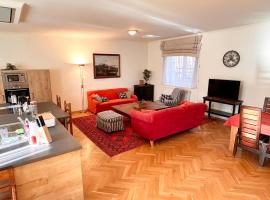 Gemütliche Ferienwohnung auf Gut Petronell, hotel v destinaci Petronell