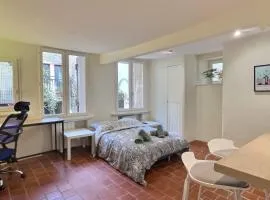 Côté Cour de Miss K