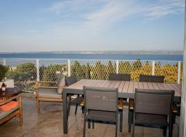 Duplex T5 vue etang, terrasse & suite parentale, hotel v Sète