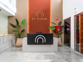 Hotel El Tujjar, hotel cerca de Aeropuerto de Gibraltar - GIB, Los Barrios