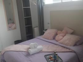 Love Room Douceur, hotel i Tremblay-en-France