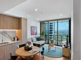 The Horizon - Brand NEW Casino 43F Luxury 2BR unit in Broadbeach with Pool Gym Netflix