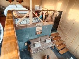 Pumillahue Lodge cabaña matrimonial, hotel ad Ancud