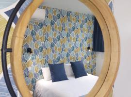 Logis Loire Hotel - Les Cocottes Restaurant, hotel u gradu Les Rosiers