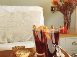 The Lansdowne Boutique Rooms with Breakfast - Adults Only