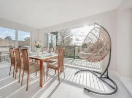 Luxury new build 5-Bed Bungalow-Long Stay Offer