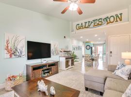 Steps to Beach Ocean-View Galveston Condo!, acomoda&ccedil;&atilde;o em condom&iacute;nio em Galveston