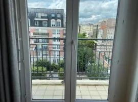 Beau studio avec vue sur Paris