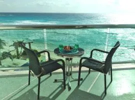 Ocean Seaview Dream condo beachfront & next to clubs