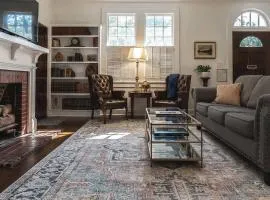 Historic Park Place Retreat - 3 Bdrm on the Park!
